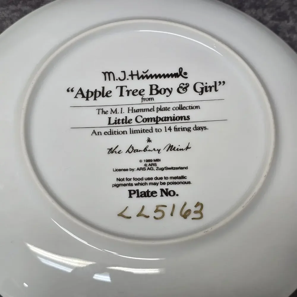 Vintage M.J. Hummel APPLE TREE BOY & GIRL Little Companions Danbury Mint Plate